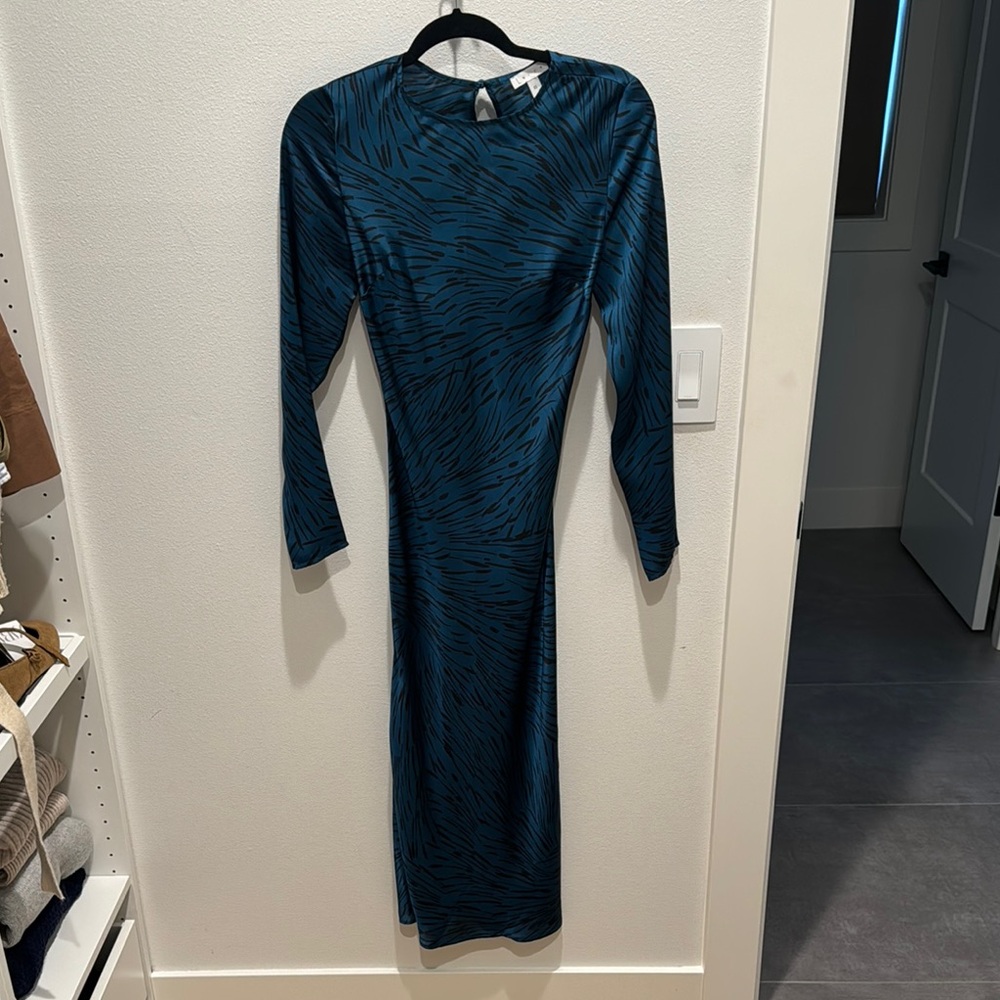 Elegant Blue Midi Silk Dress